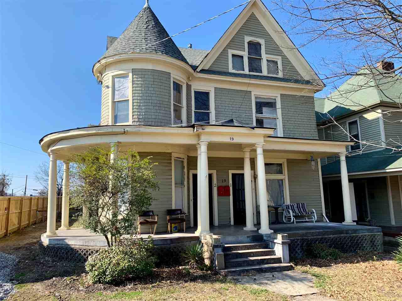 19 Belvedere Ave - Photo 1