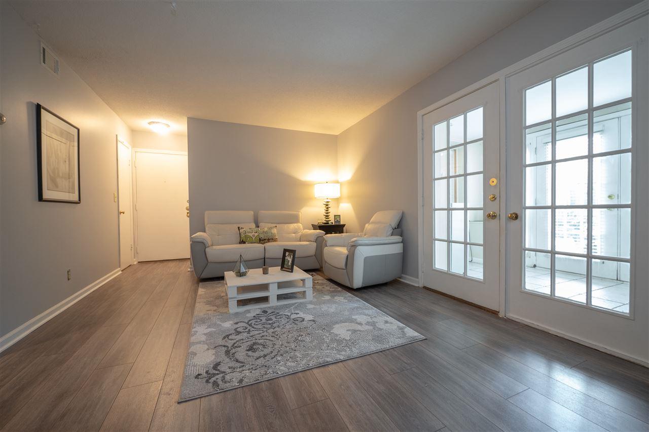 1208 Middle Ct - Photo 1