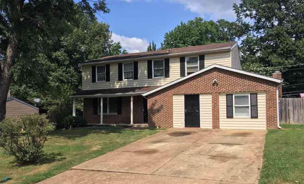 2856 Baywood Dr - Photo 1