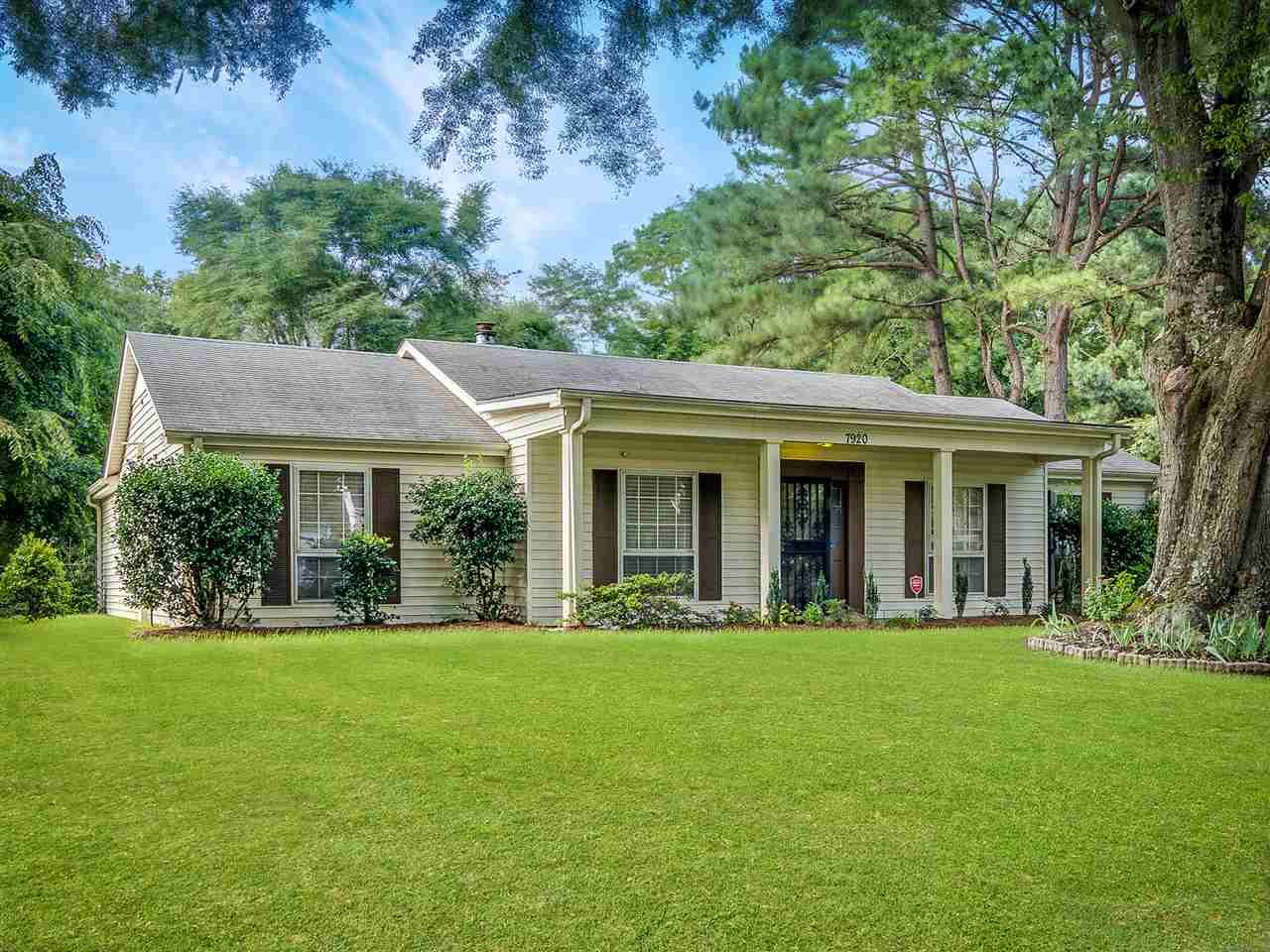 7920 Farmington Blvd - Photo 1