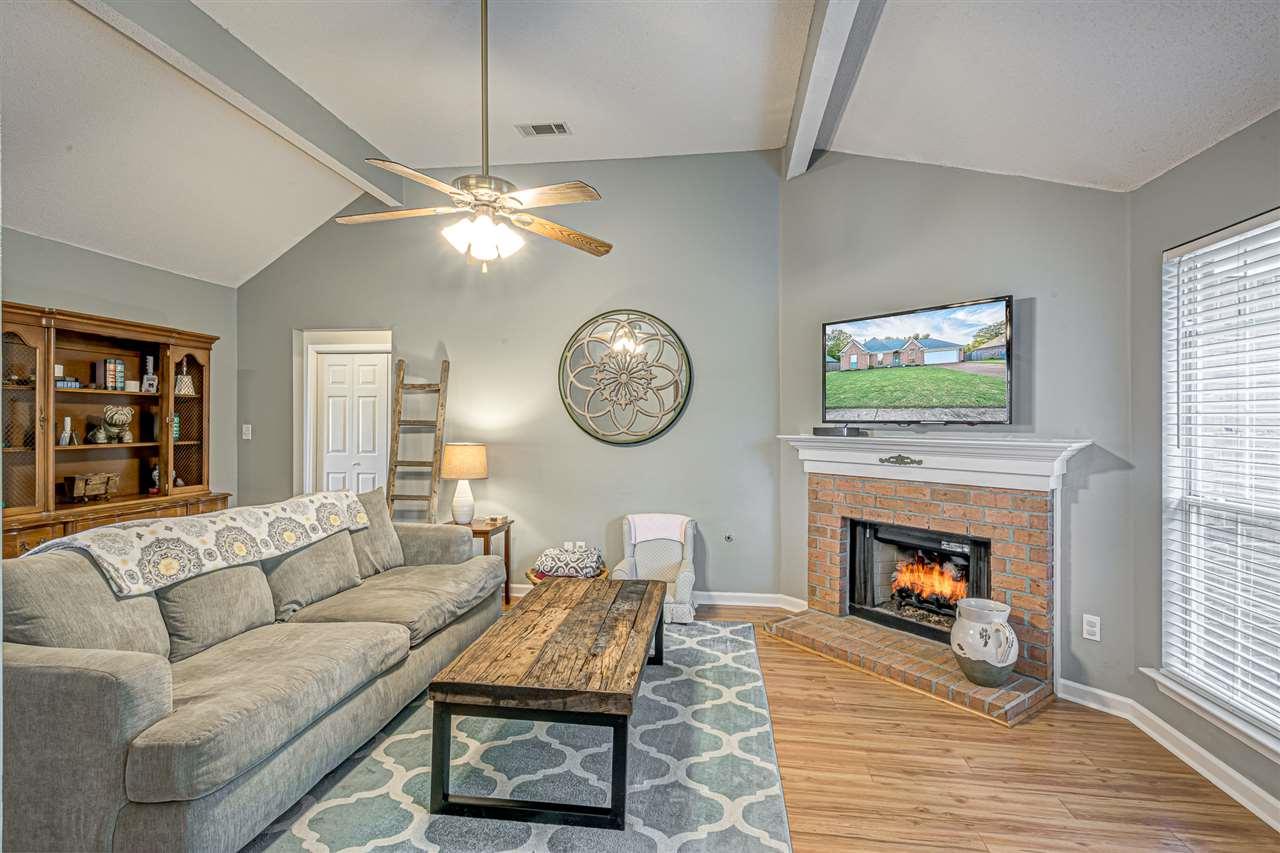 5607 Wolf Pack Dr - Photo 1