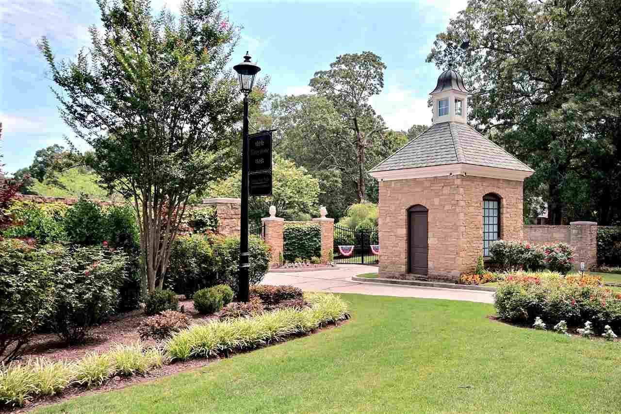 408 Greyhill Dr - Photo 1