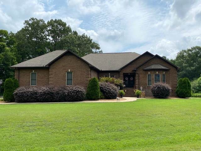 1640 Oak Grove Rd - Photo 1