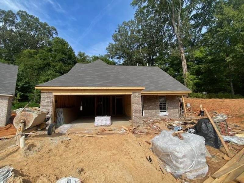 140 Nicholas Dr - Photo 1