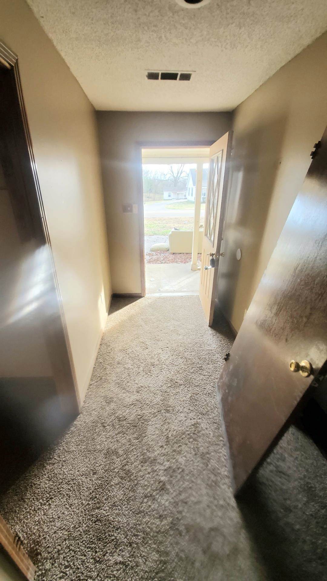 380 Main St - Photo 1