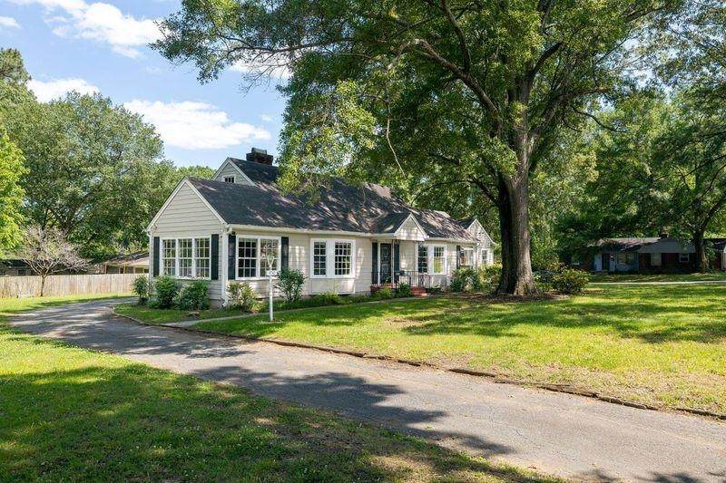 450 Graham St - Photo 1