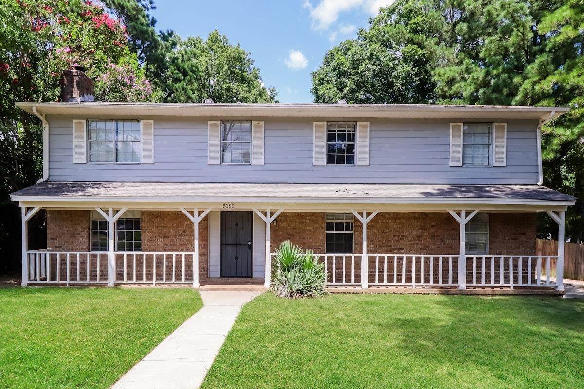 5380 Albemarle Dr - Photo 1