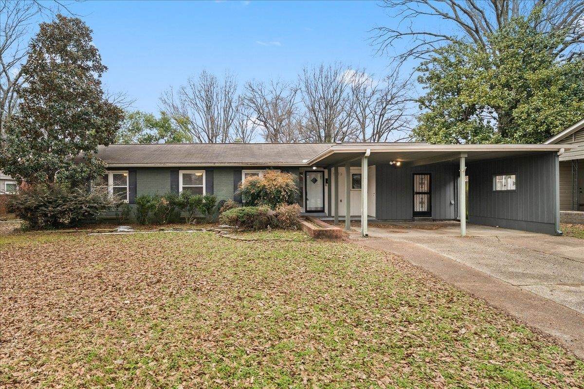 1073 Ivy Rd - Photo 1