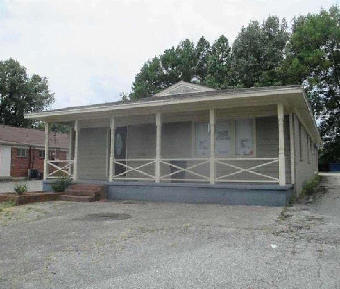 2851 Shebly Ave - Photo 1