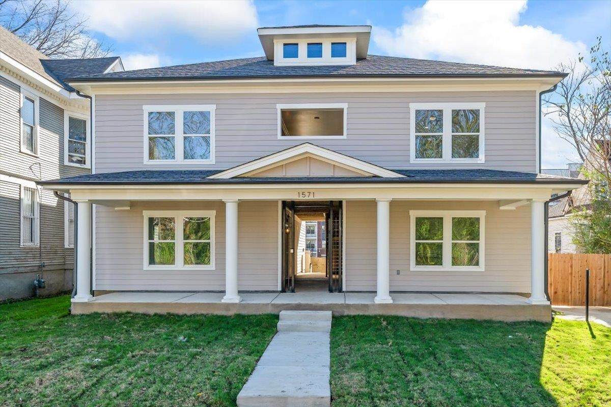 1571 Court Ave - Photo 1