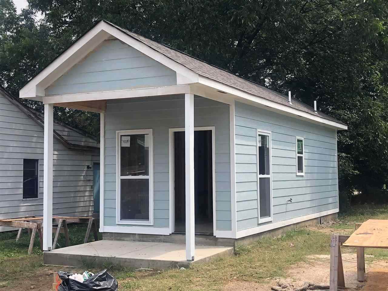 812 Josephine St - Photo 1