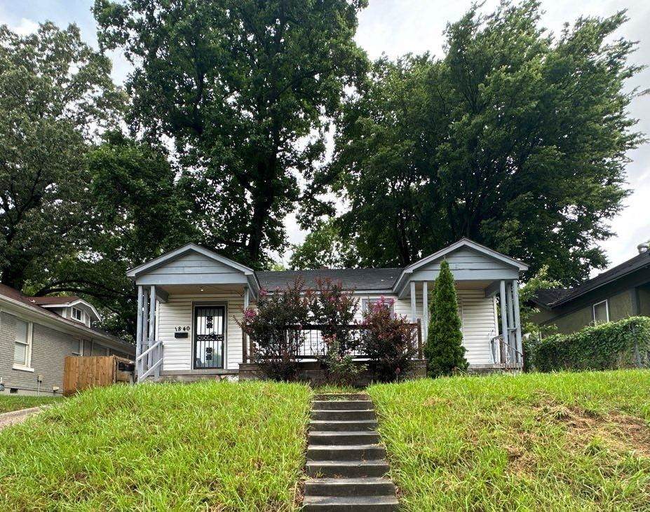 1840 Manila Ave - Photo 1