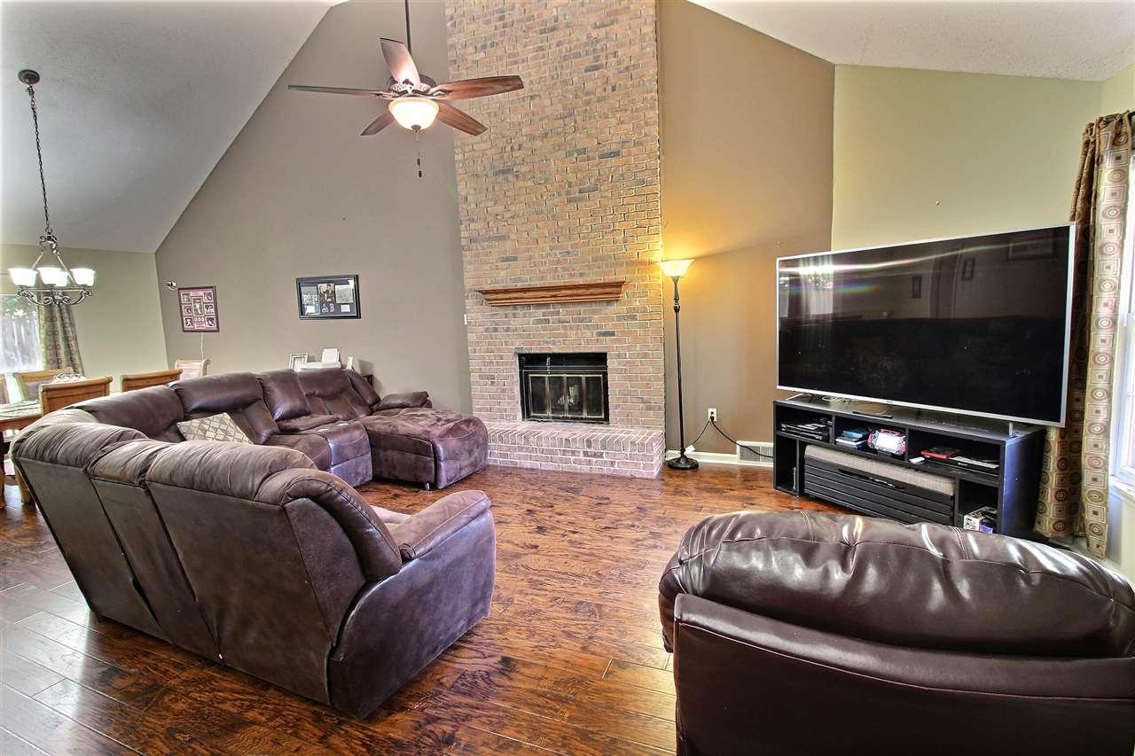 814 Glaze Cv - Photo 1