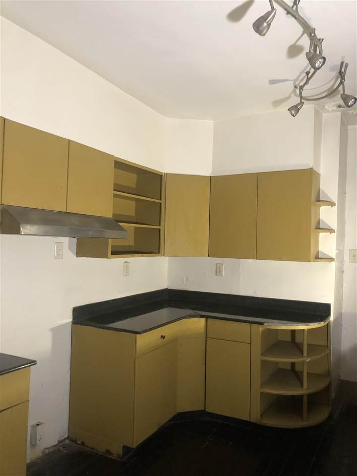 1251 Lamar Ave - Photo 1