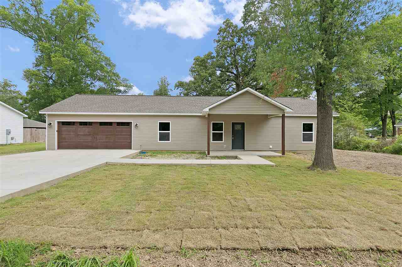 215 Cromwell St - Photo 1