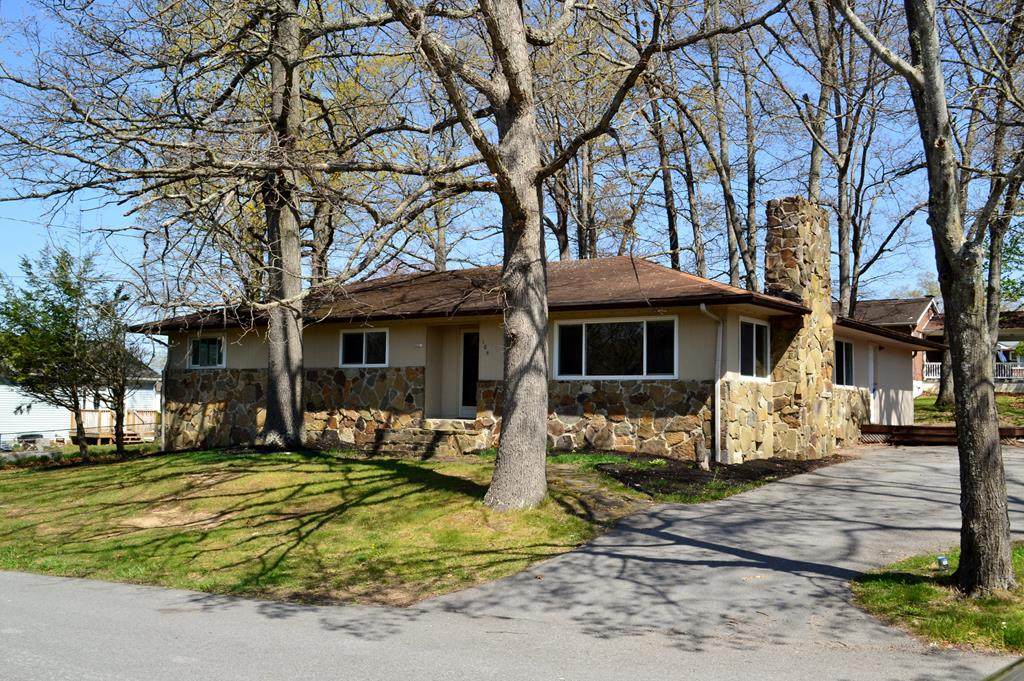 104 Oakwood Lane - Photo 1
