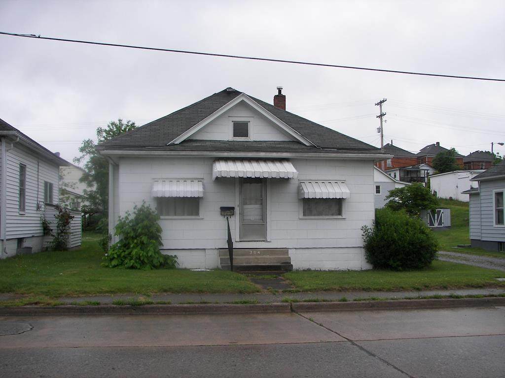 304 Straley Avenue - Photo 1