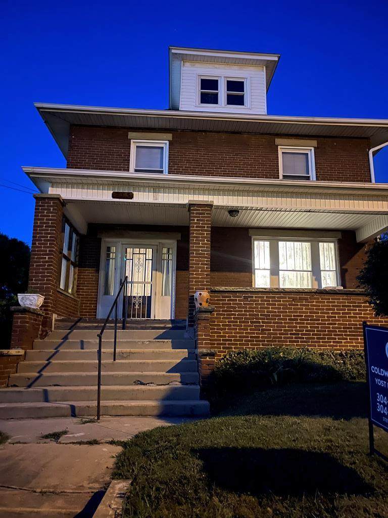 215 Walnut Ave - Photo 1