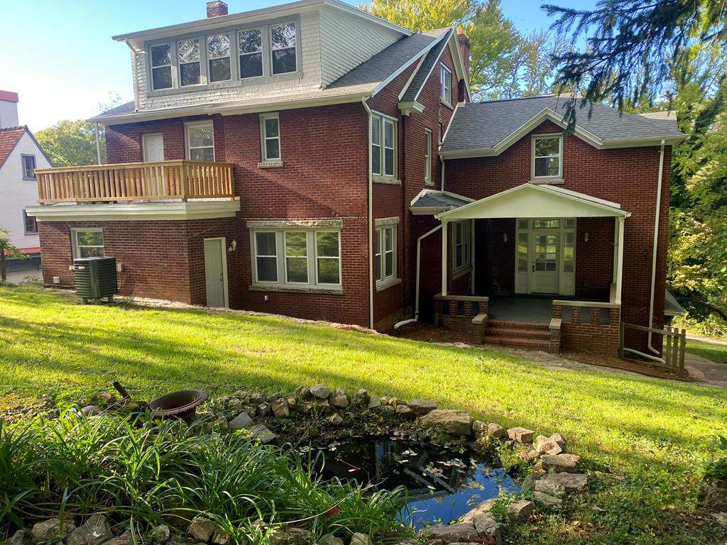 1423 Whitethorn St - Photo 1