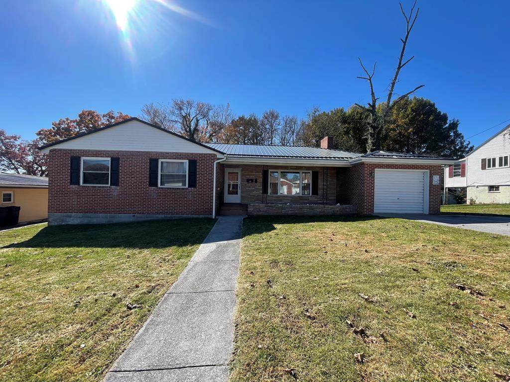 305 Blake Ave - Photo 1
