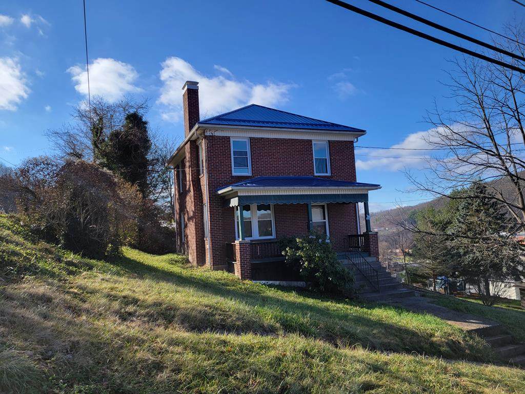 220 Pine Street - Photo 1