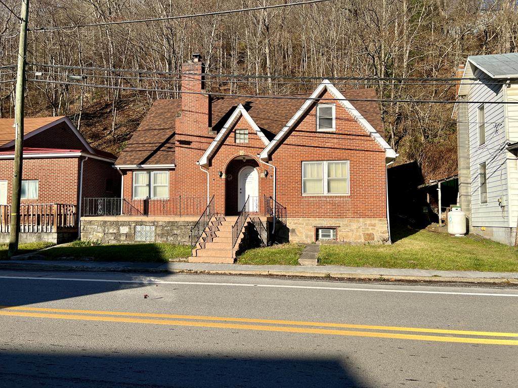 330 Valley St - Photo 1