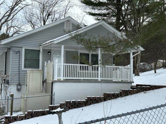 133 Stone St - Photo 1