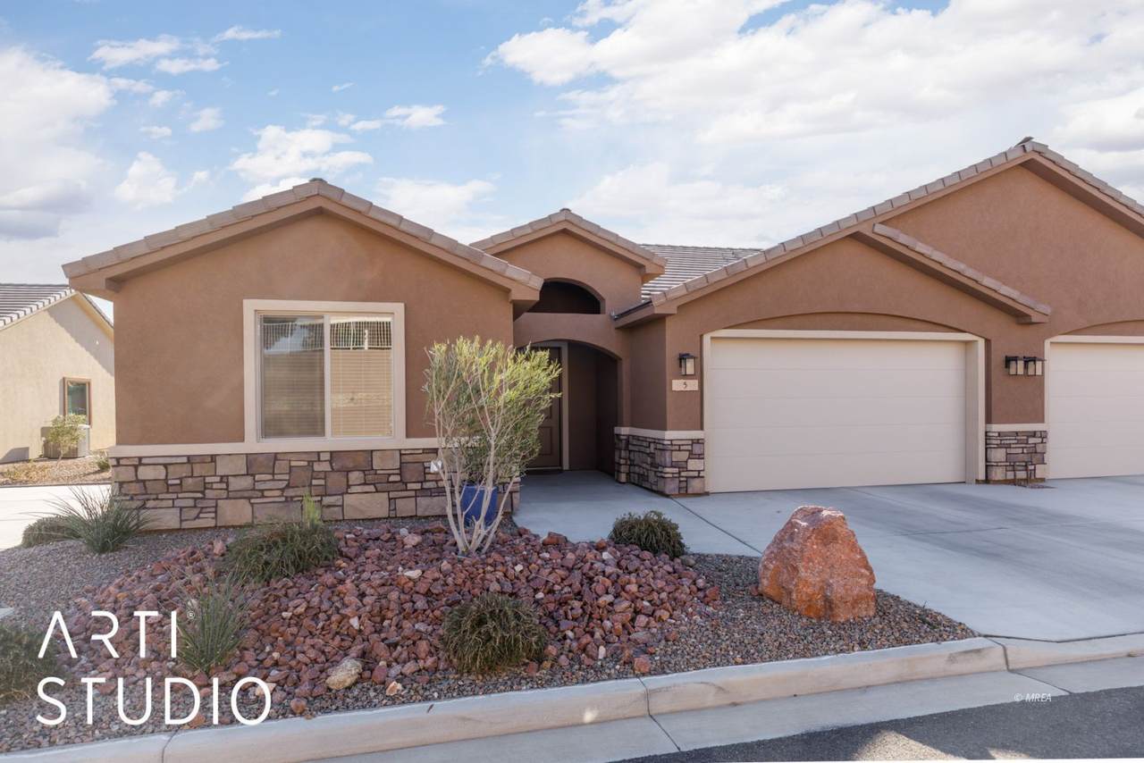 571 Marilyn Parkway - Photo 1