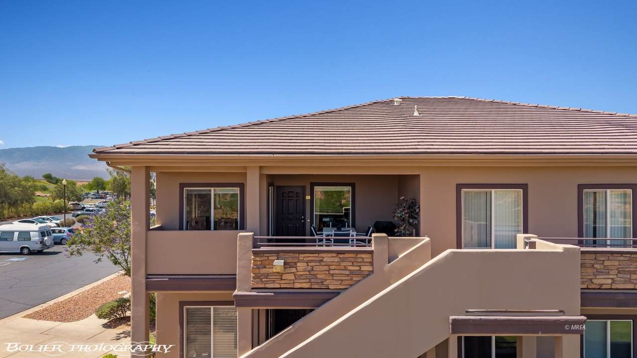 405 Paradise Parkway - Photo 1