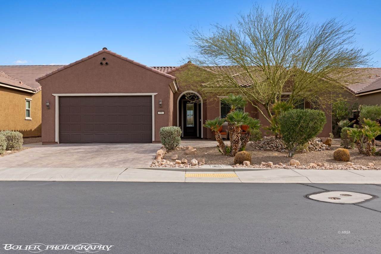 956 Bridle Path Ln - Photo 1