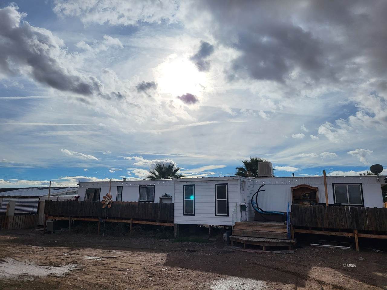 525 Cottonwood Ave - Photo 1