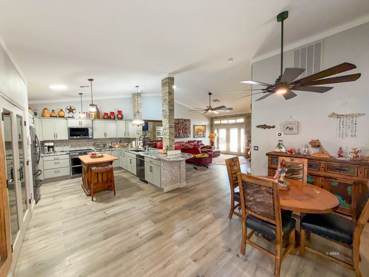 1394 Harbour Dr - Photo 1