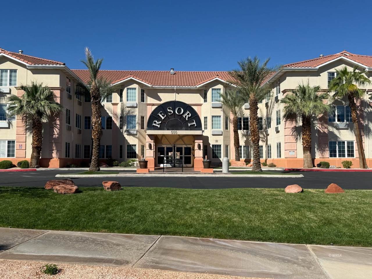 555 Highland Dr #101 - Photo 1