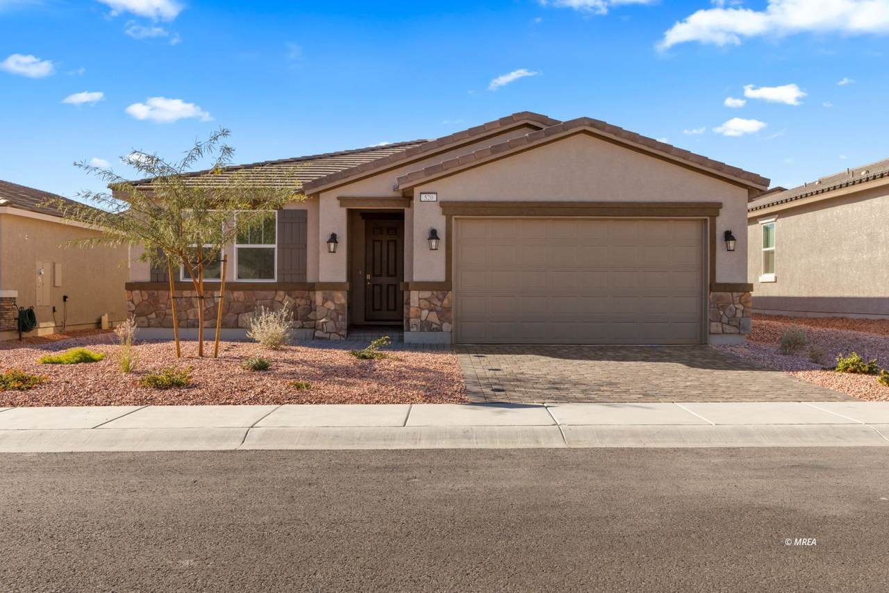 551 Hamilton Dr - Photo 1