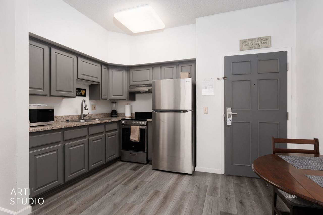 555 Highland Dr - Photo 1