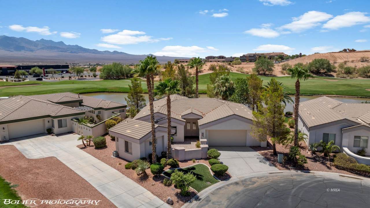 425 Greens Way - Photo 1
