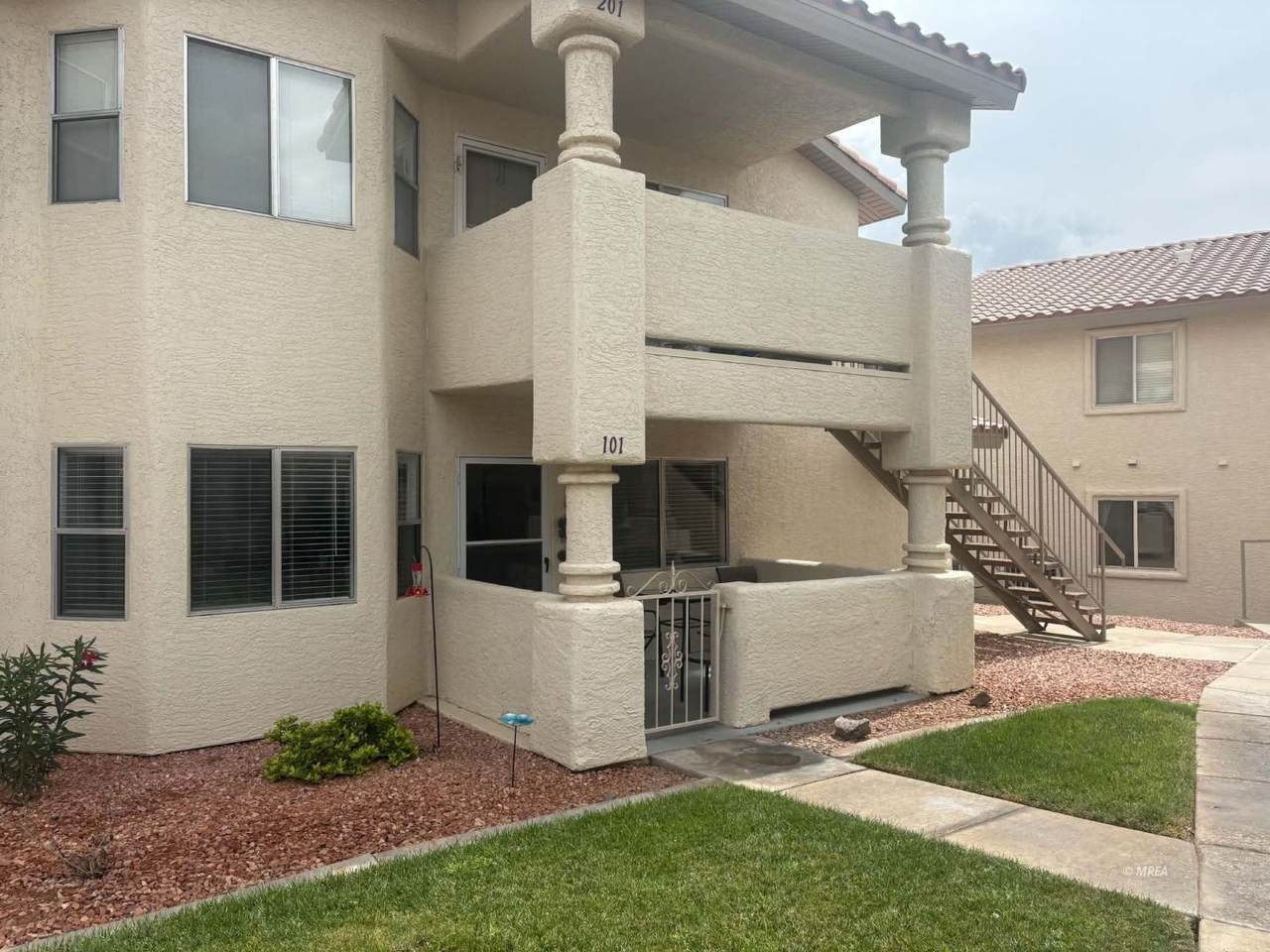 465 Mesa Blvd - Photo 1