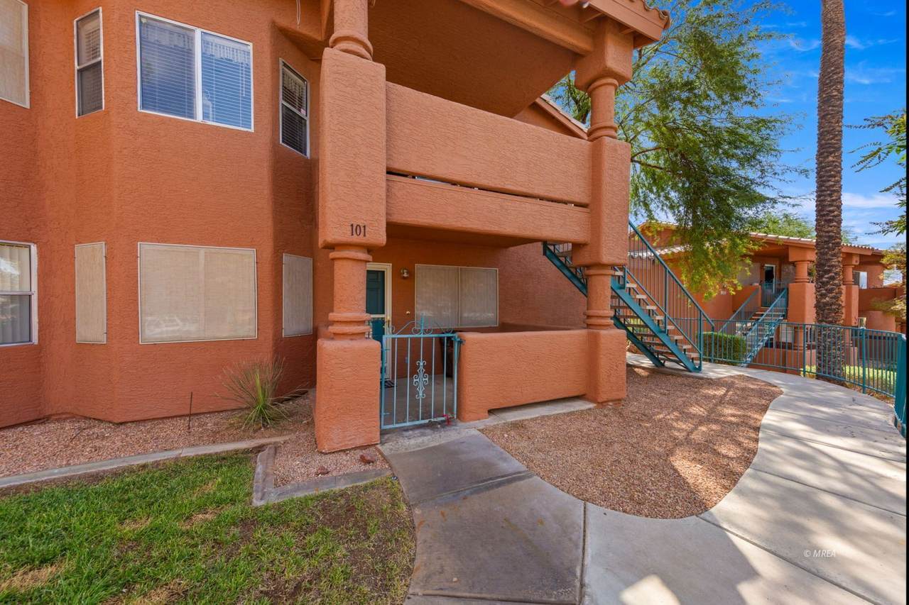 920 Mesquite Springs Dr - Photo 1