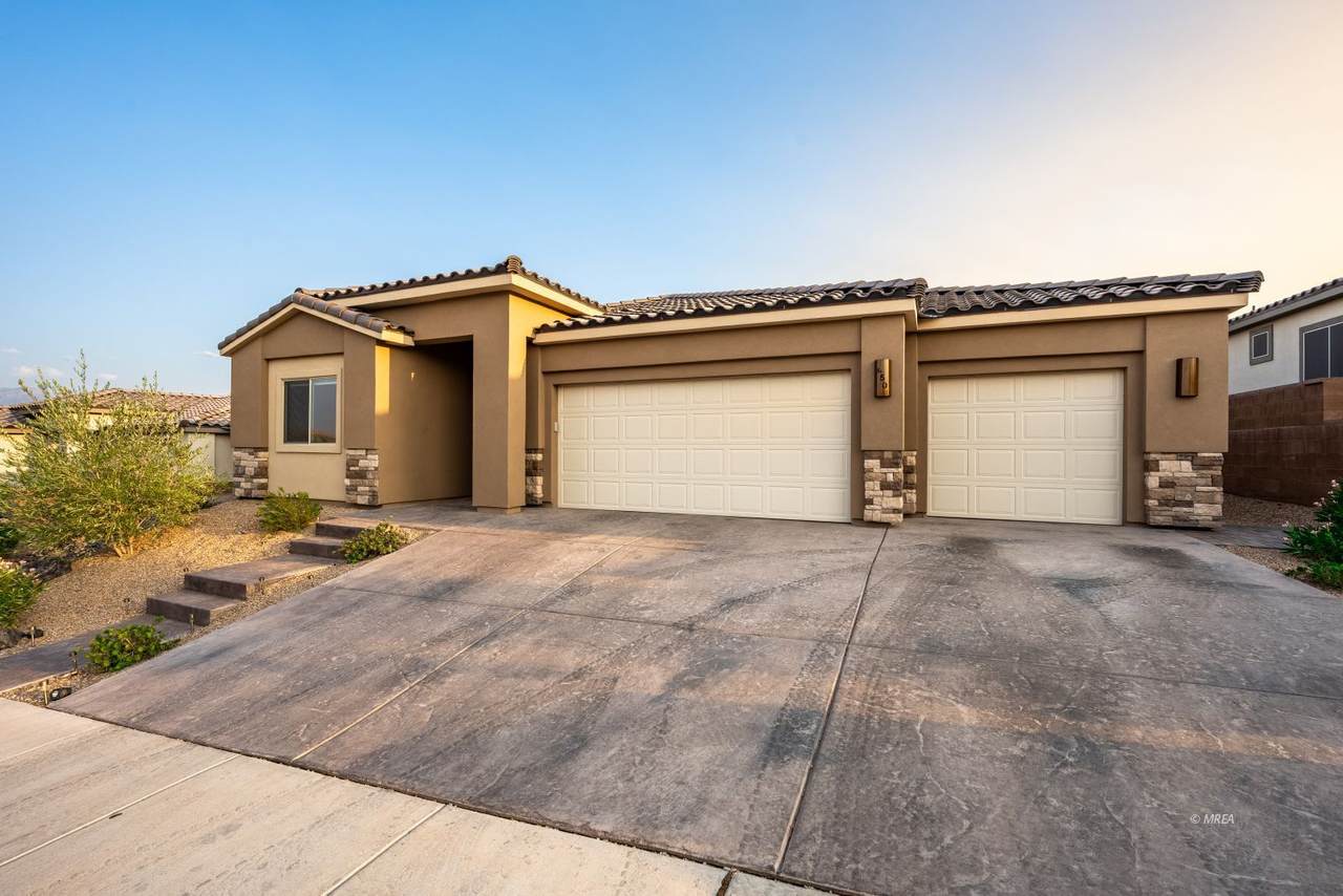 650 Dogwood Ln - Photo 1