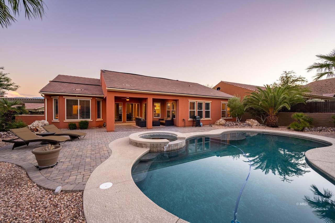 1525 Sandstone Bluffs View - Photo 1