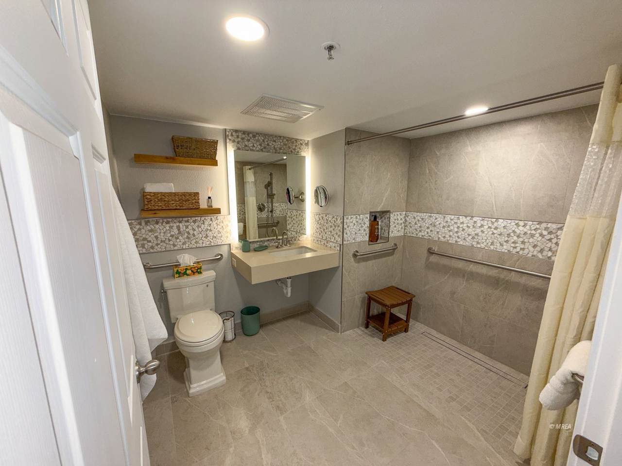 555 Highland Dr - Photo 1