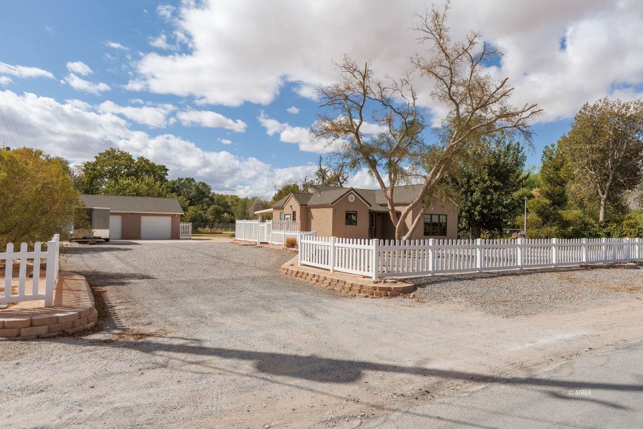 195 Perkins Ave - Photo 1