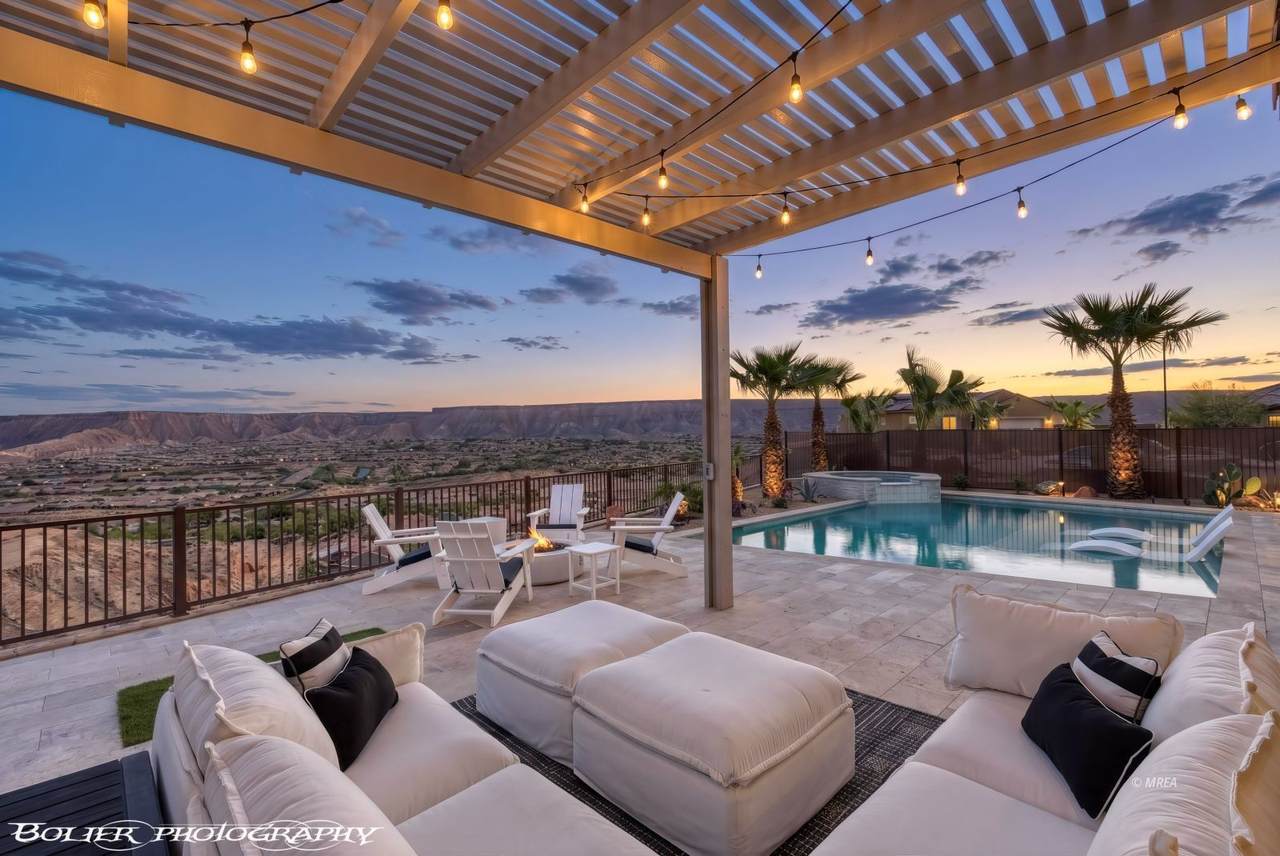 1061 Majestic View - Photo 1