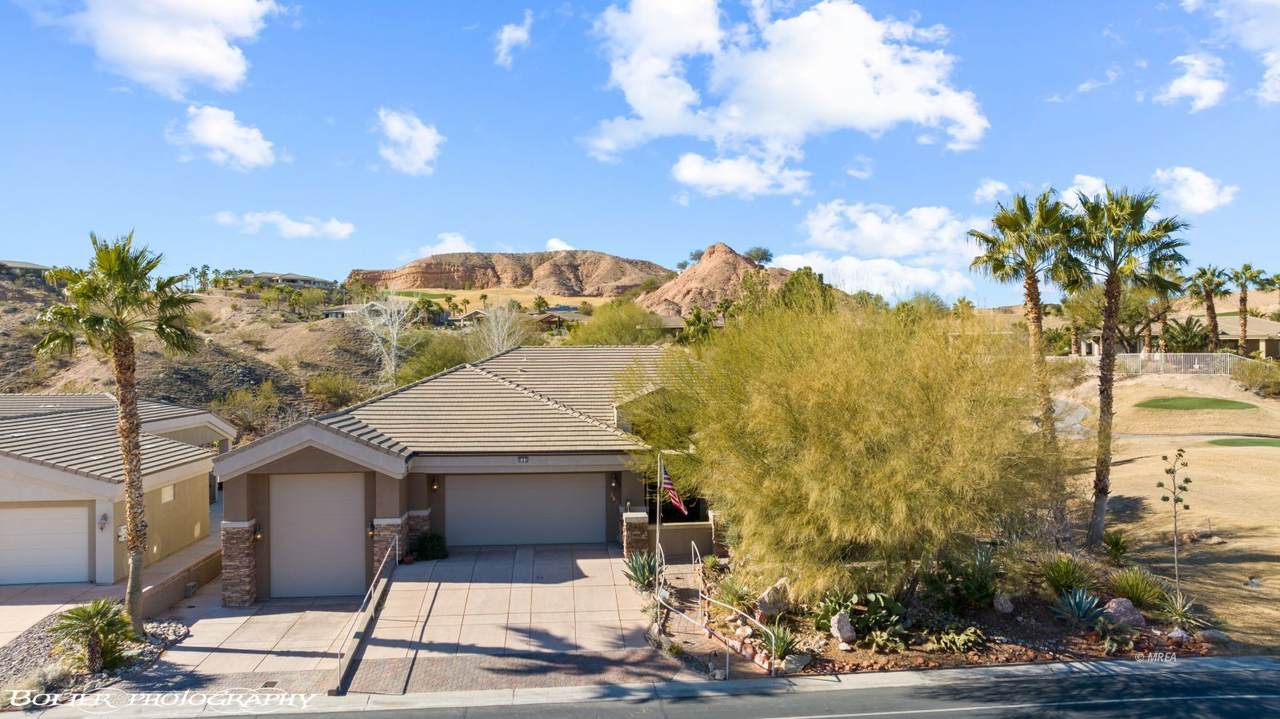 565 Greens Way - Photo 1
