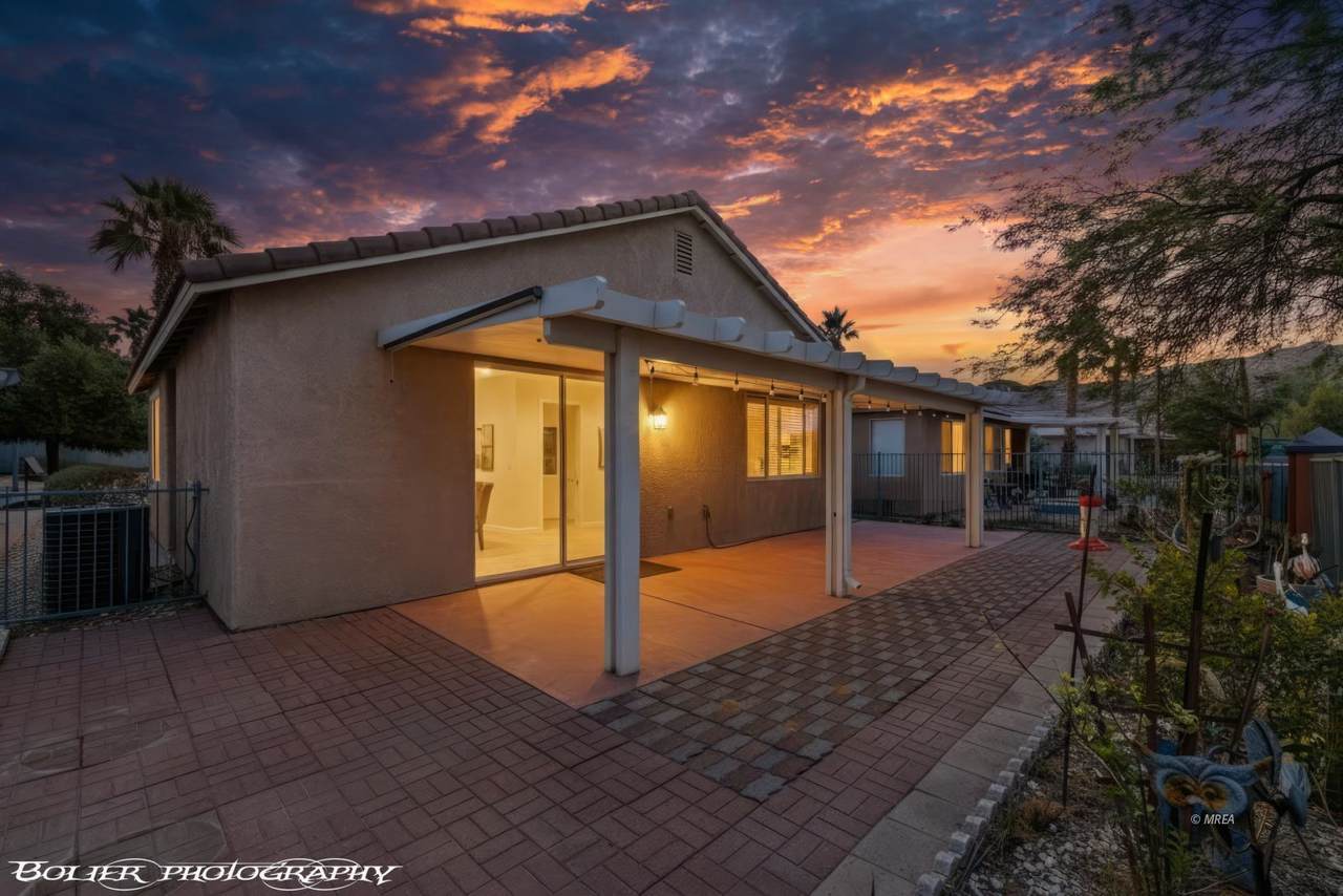 433 Canyon Dr - Photo 1