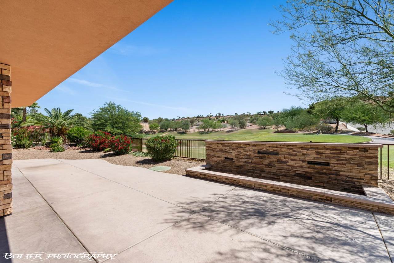 402 Links Dr - Photo 1