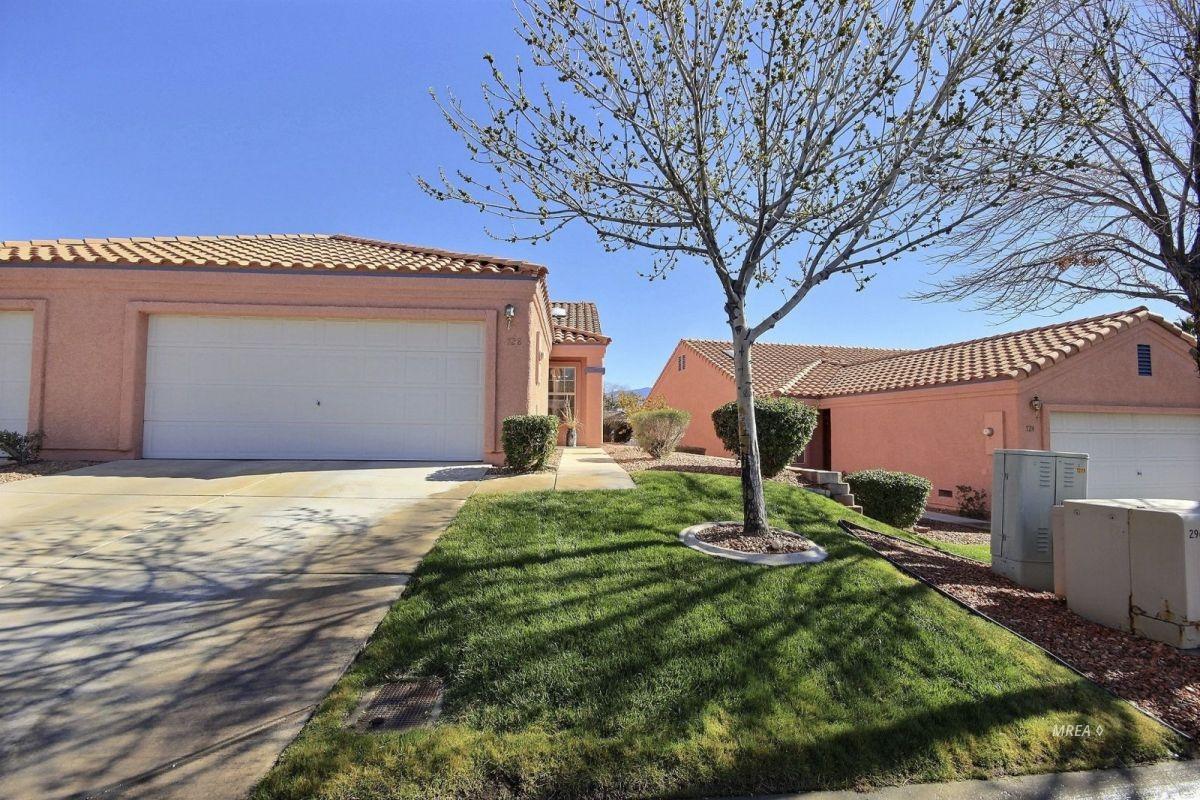 728 Peartree Ln - Photo 1