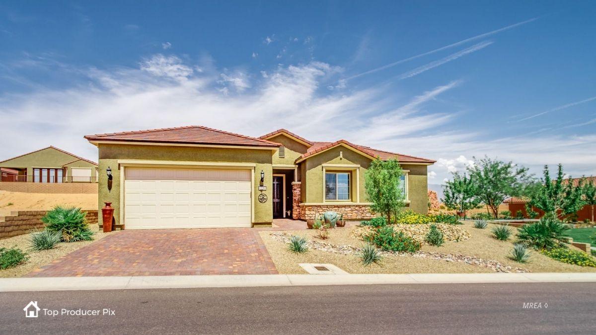 721 Bridle Path Ln - Photo 1