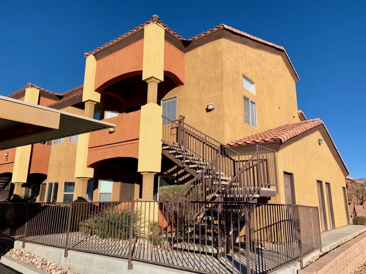 890 Kitty Hawk Dr - Photo 1