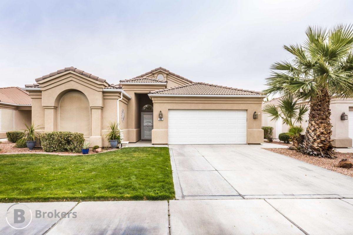 492 Fairway Dr - Photo 1
